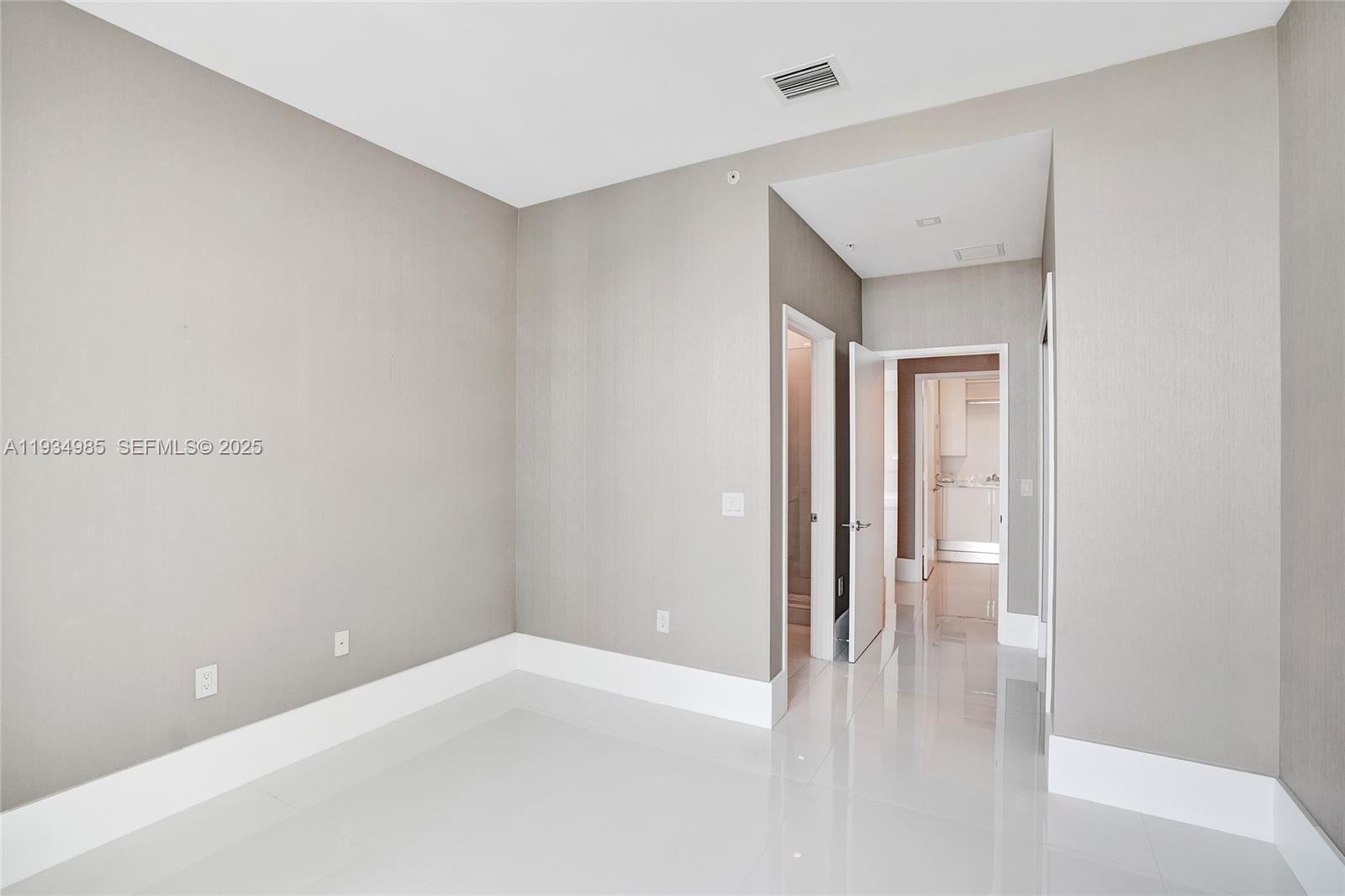 PARQUE TOWERS CONDO - Residential