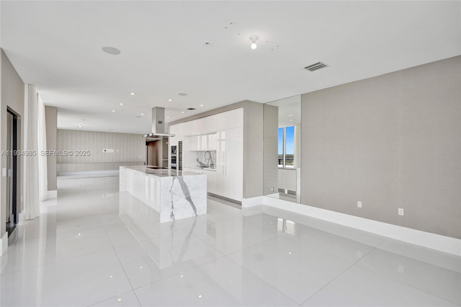 PARQUE TOWERS CONDO - Residential