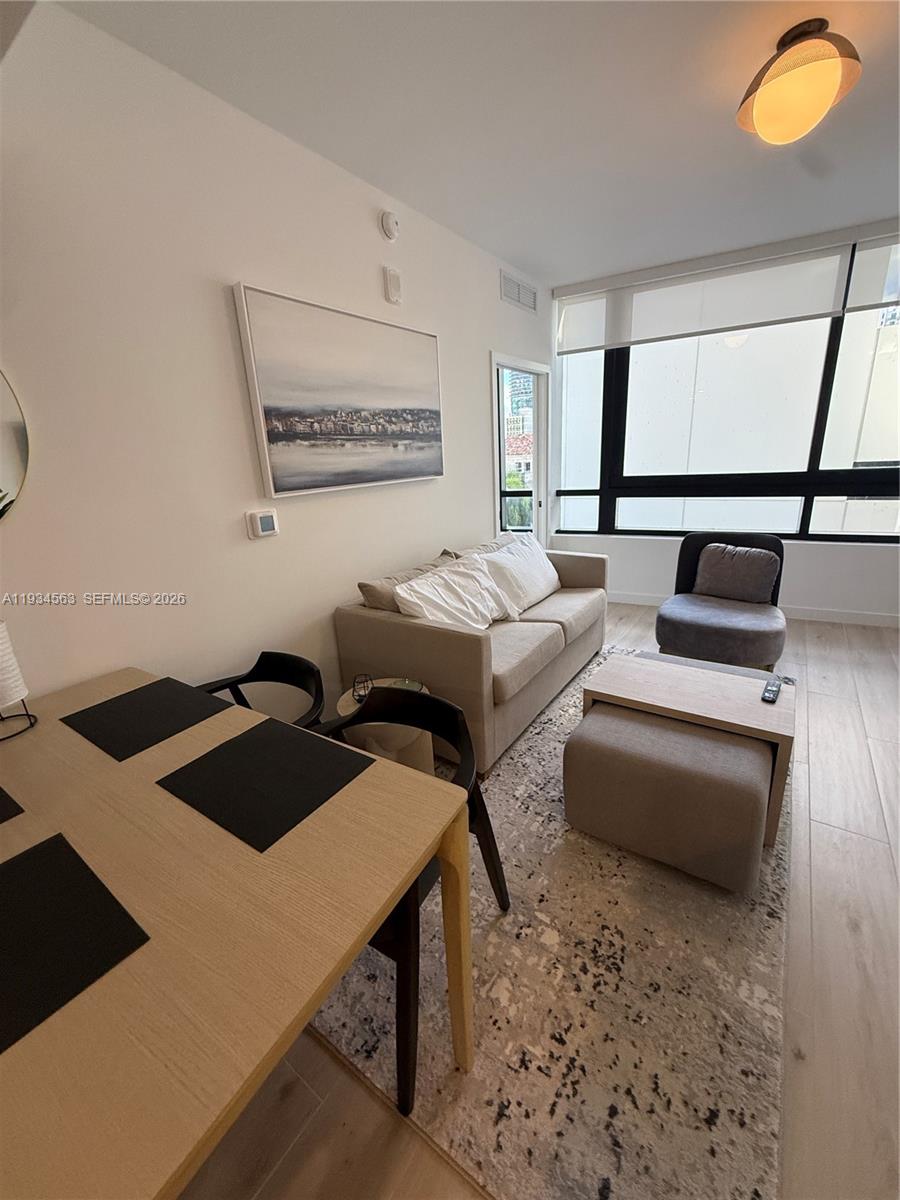 225 DISCTRICT - Residential