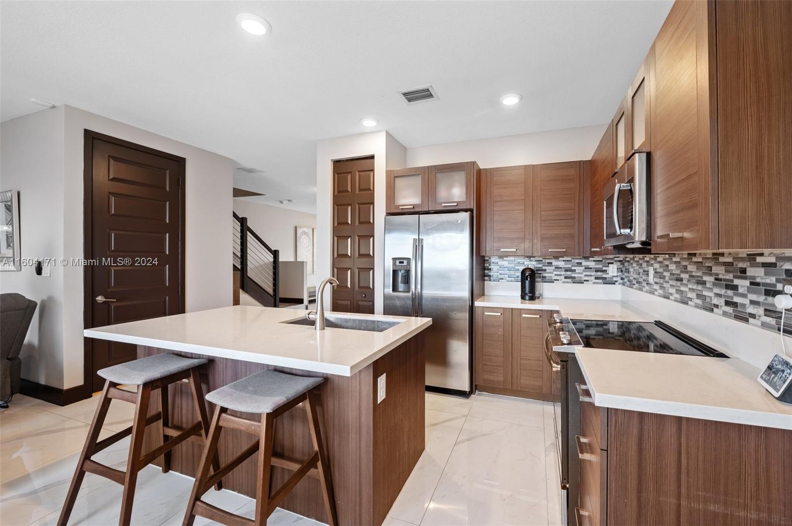 DUNNWOODY LAKE - Residential