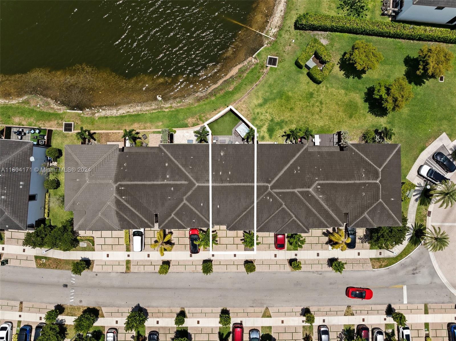 DUNNWOODY LAKE - Residential