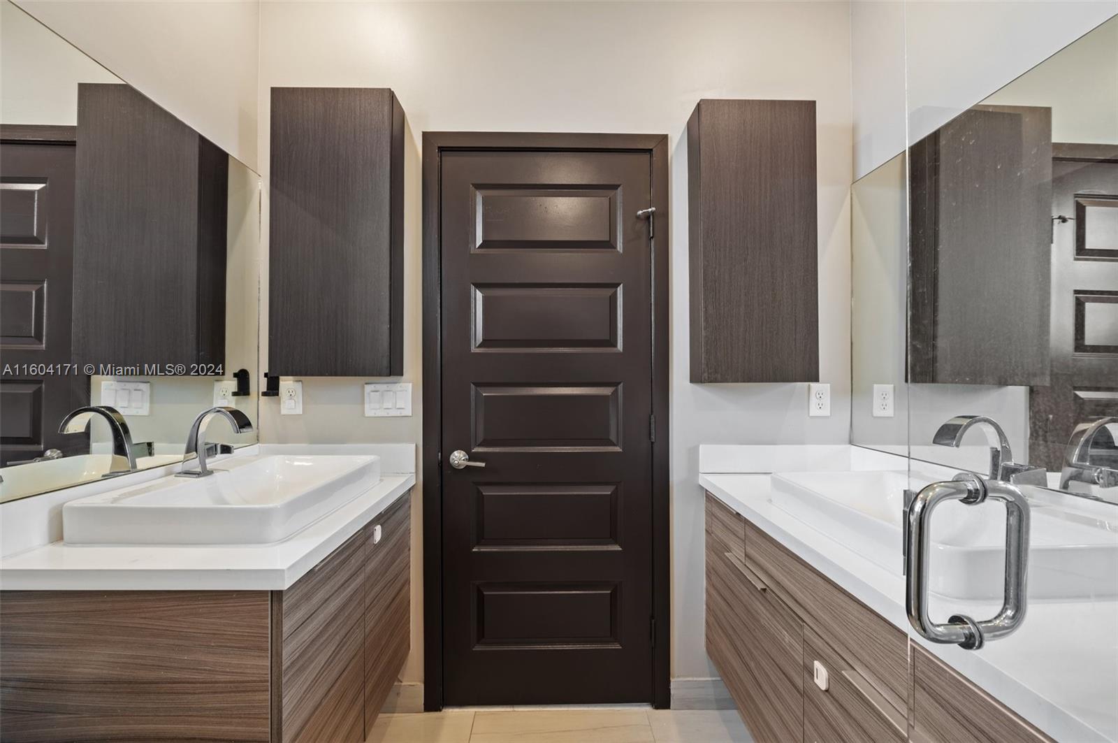 DUNNWOODY LAKE - Residential