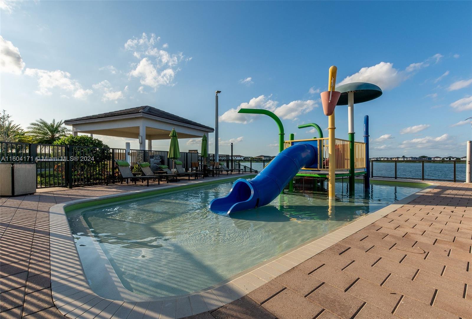 DUNNWOODY LAKE - Residential