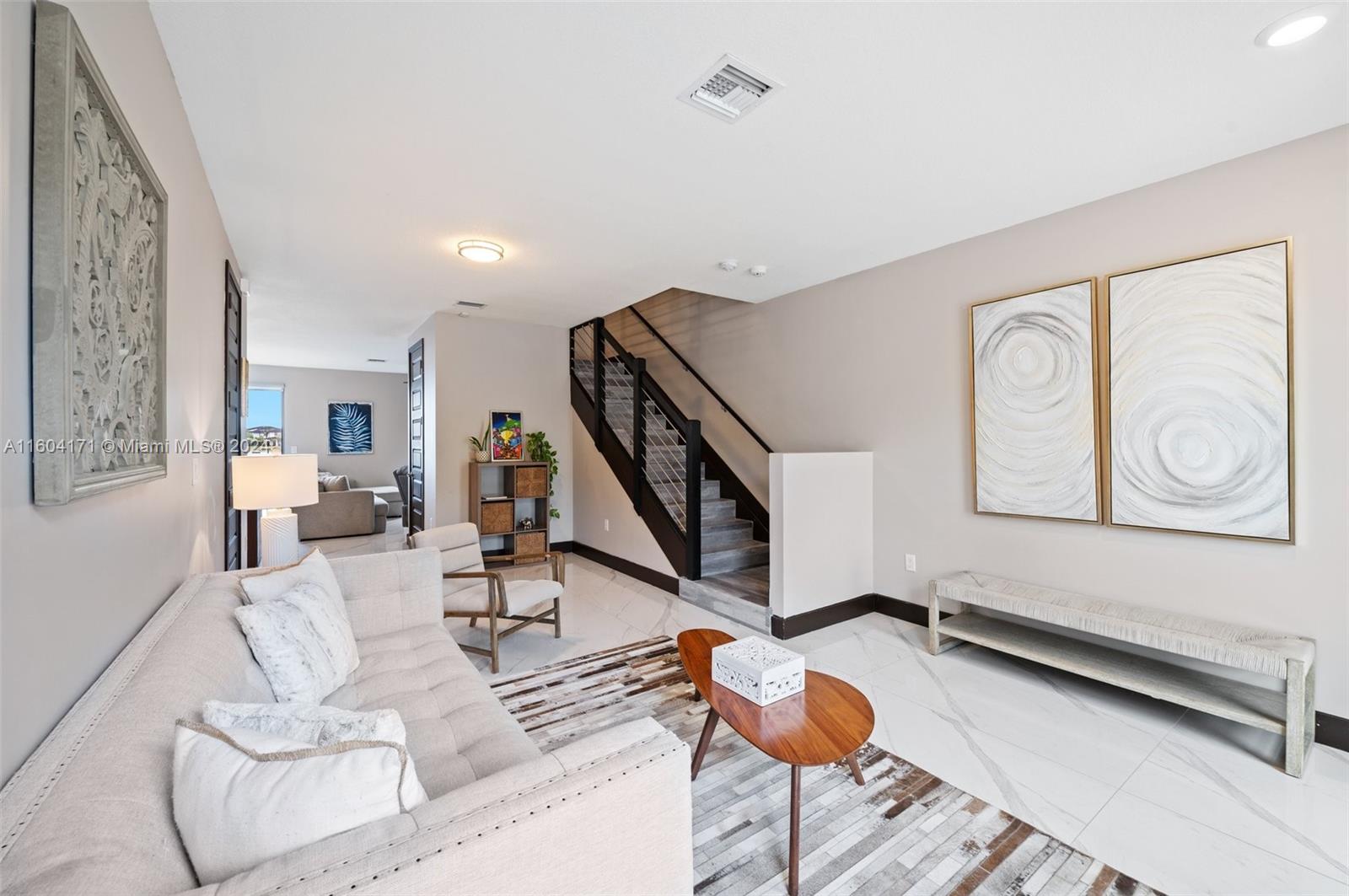 DUNNWOODY LAKE - Residential