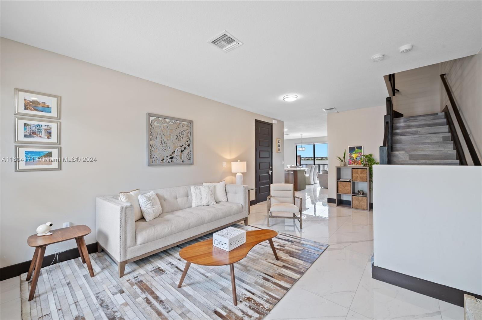 DUNNWOODY LAKE - Residential
