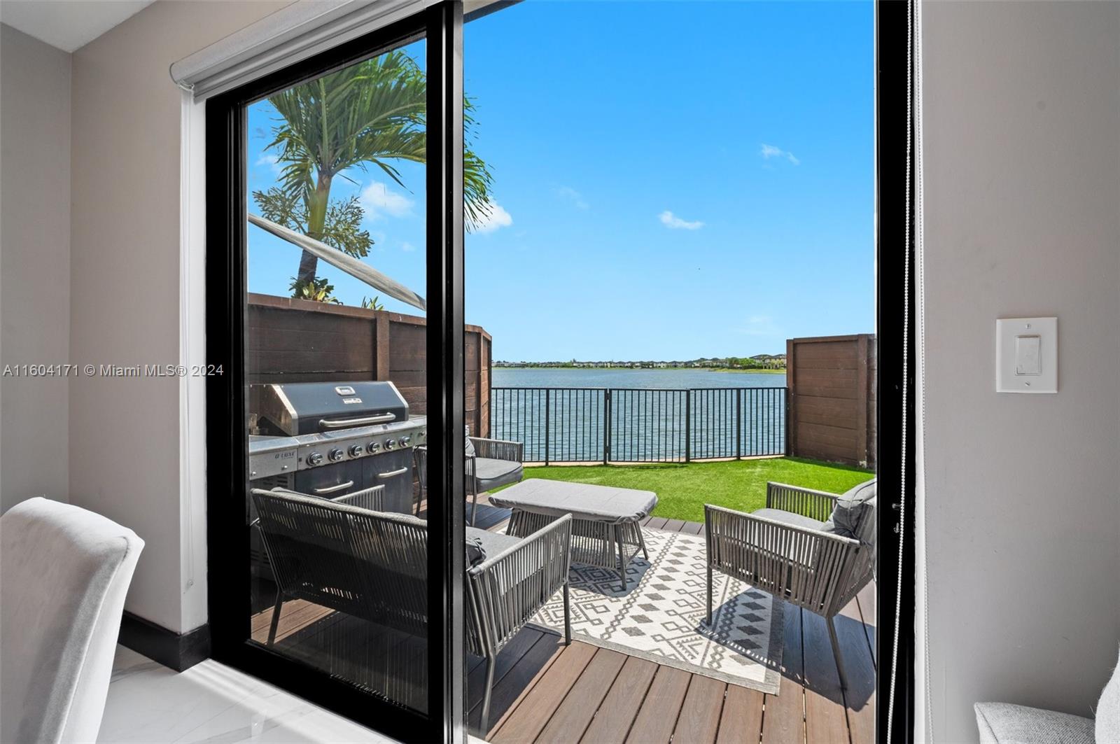 DUNNWOODY LAKE - Residential