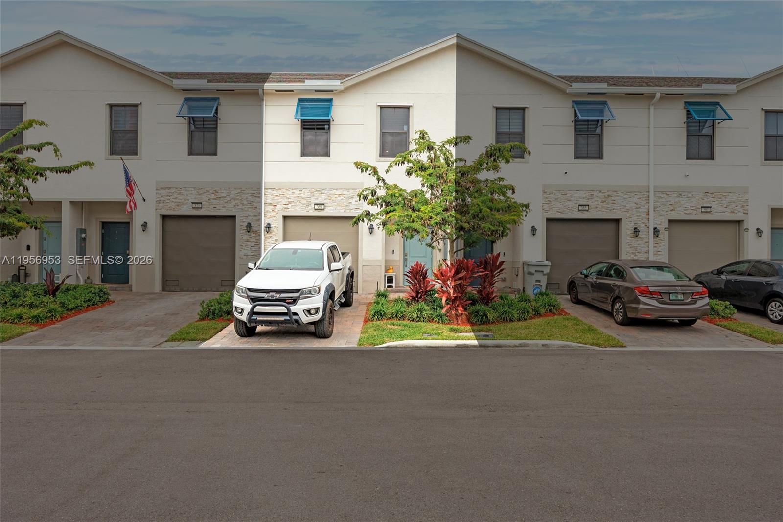 HIGHLAND OAKS - Residential