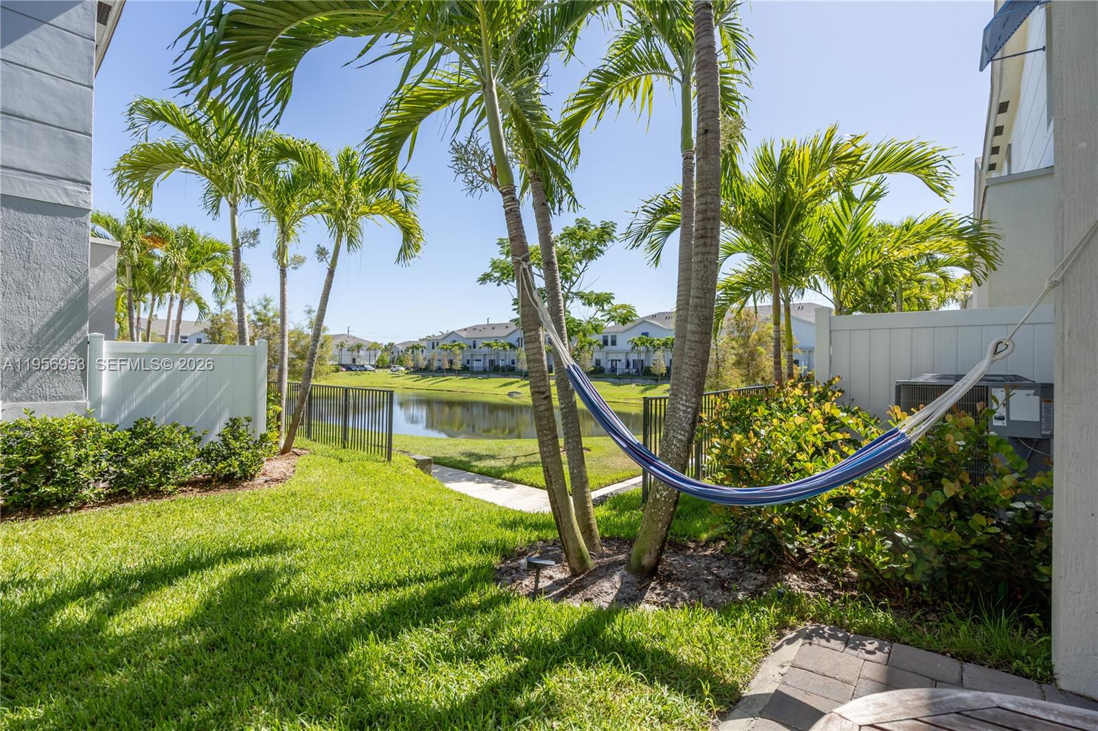 HIGHLAND OAKS - Residential