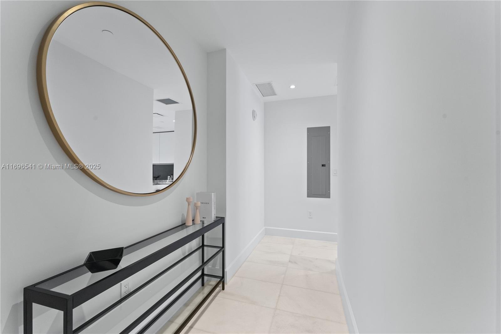 ESCOTTONIA PARK - Residential Lease