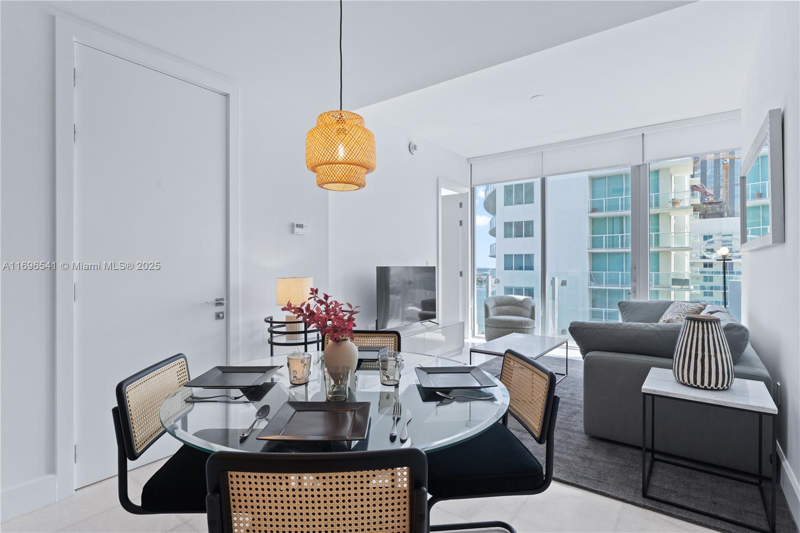 ESCOTTONIA PARK - Residential Lease