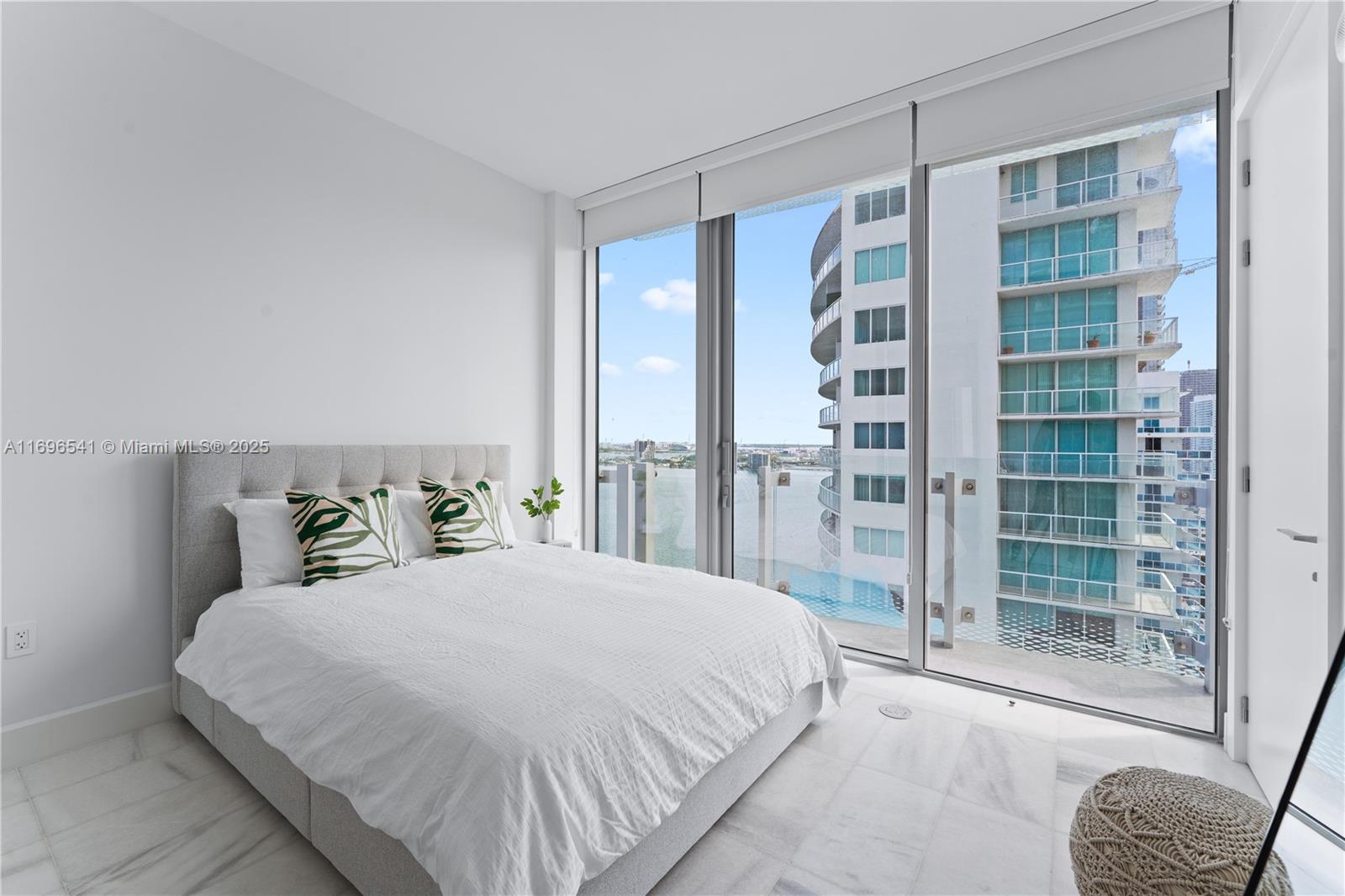 ESCOTTONIA PARK - Residential Lease