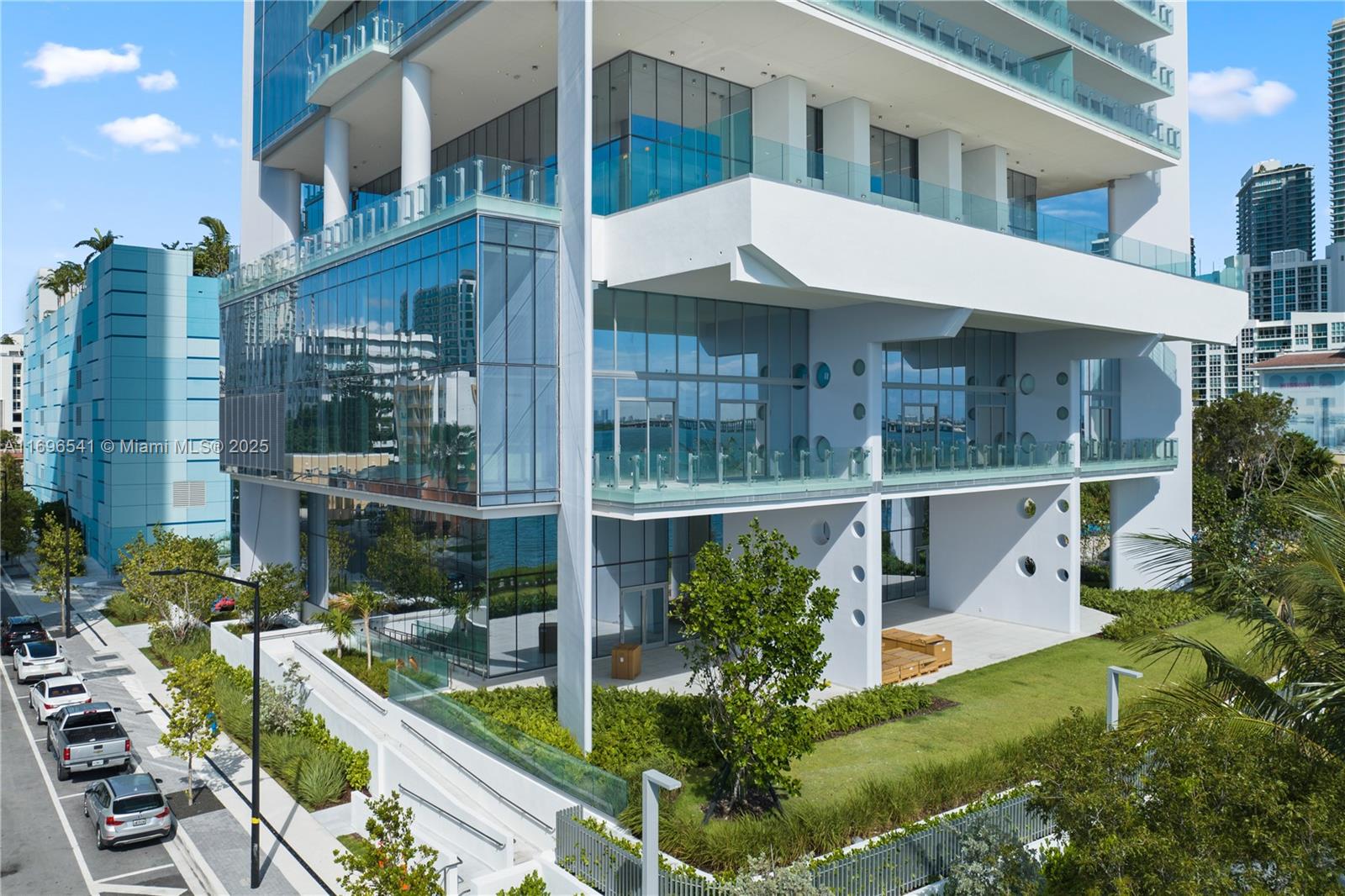 ESCOTTONIA PARK - Residential Lease