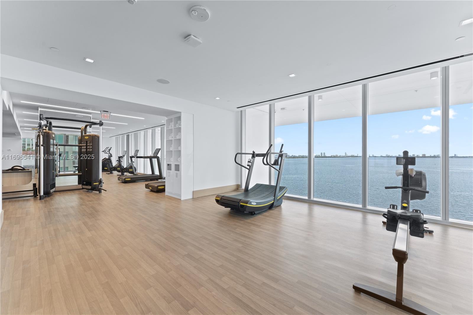 ESCOTTONIA PARK - Residential Lease