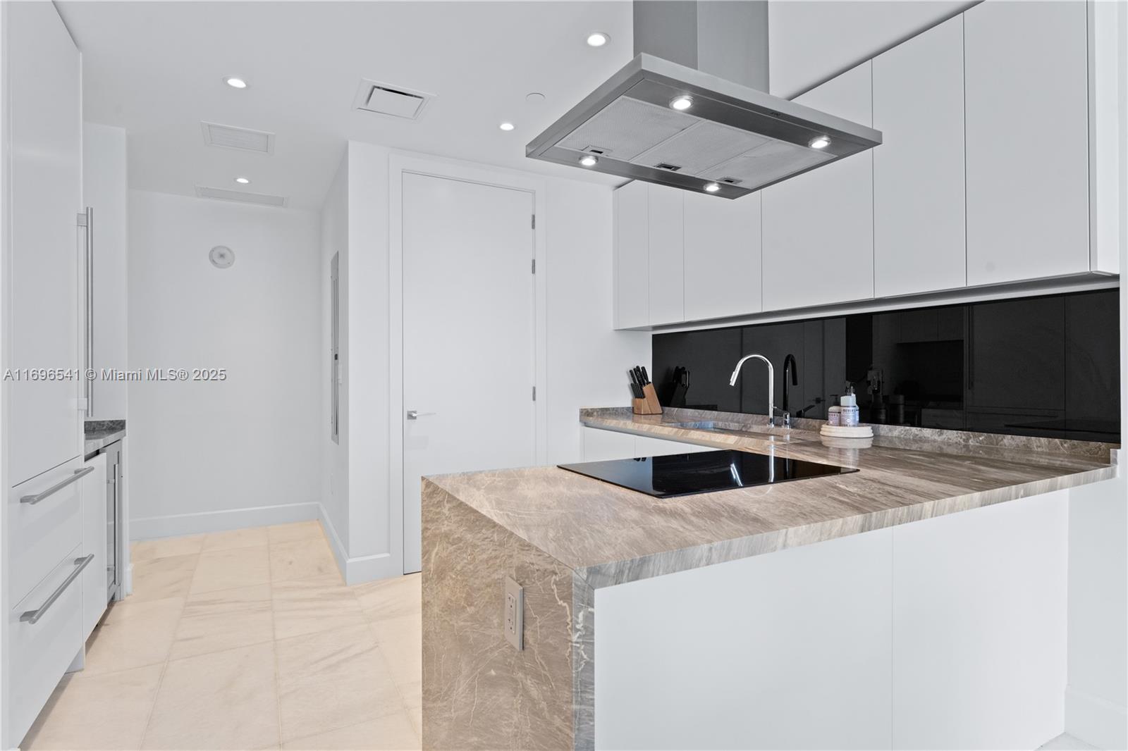 ESCOTTONIA PARK - Residential Lease