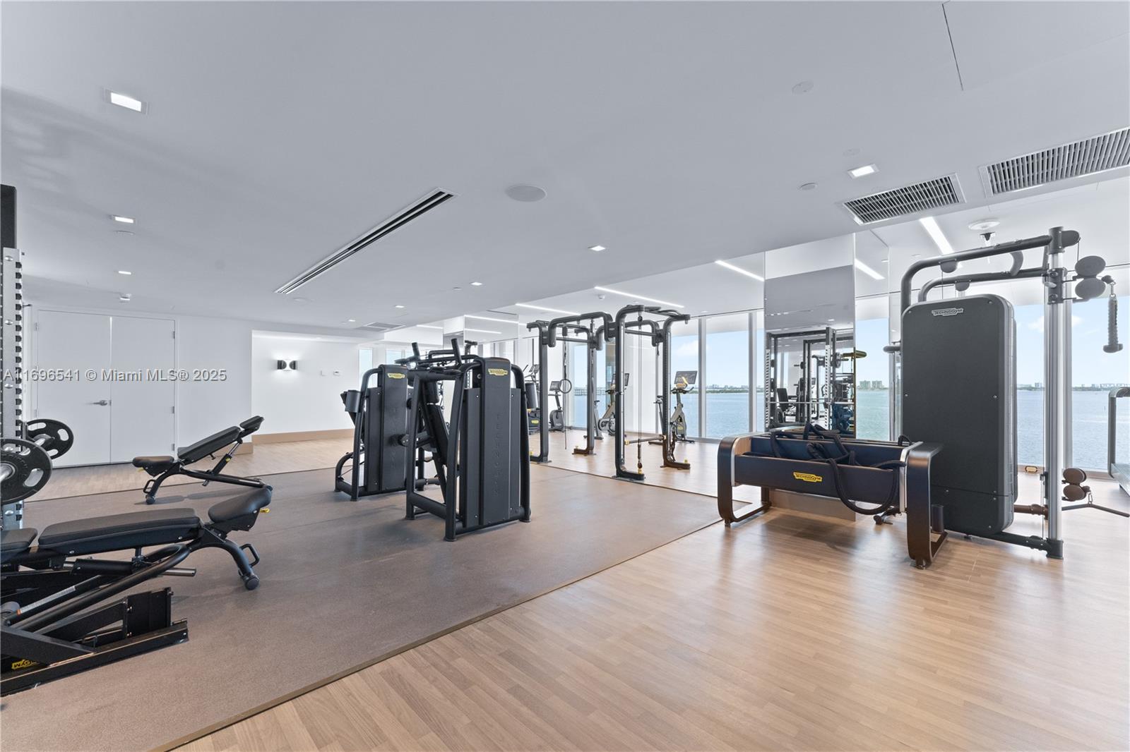 ESCOTTONIA PARK - Residential Lease