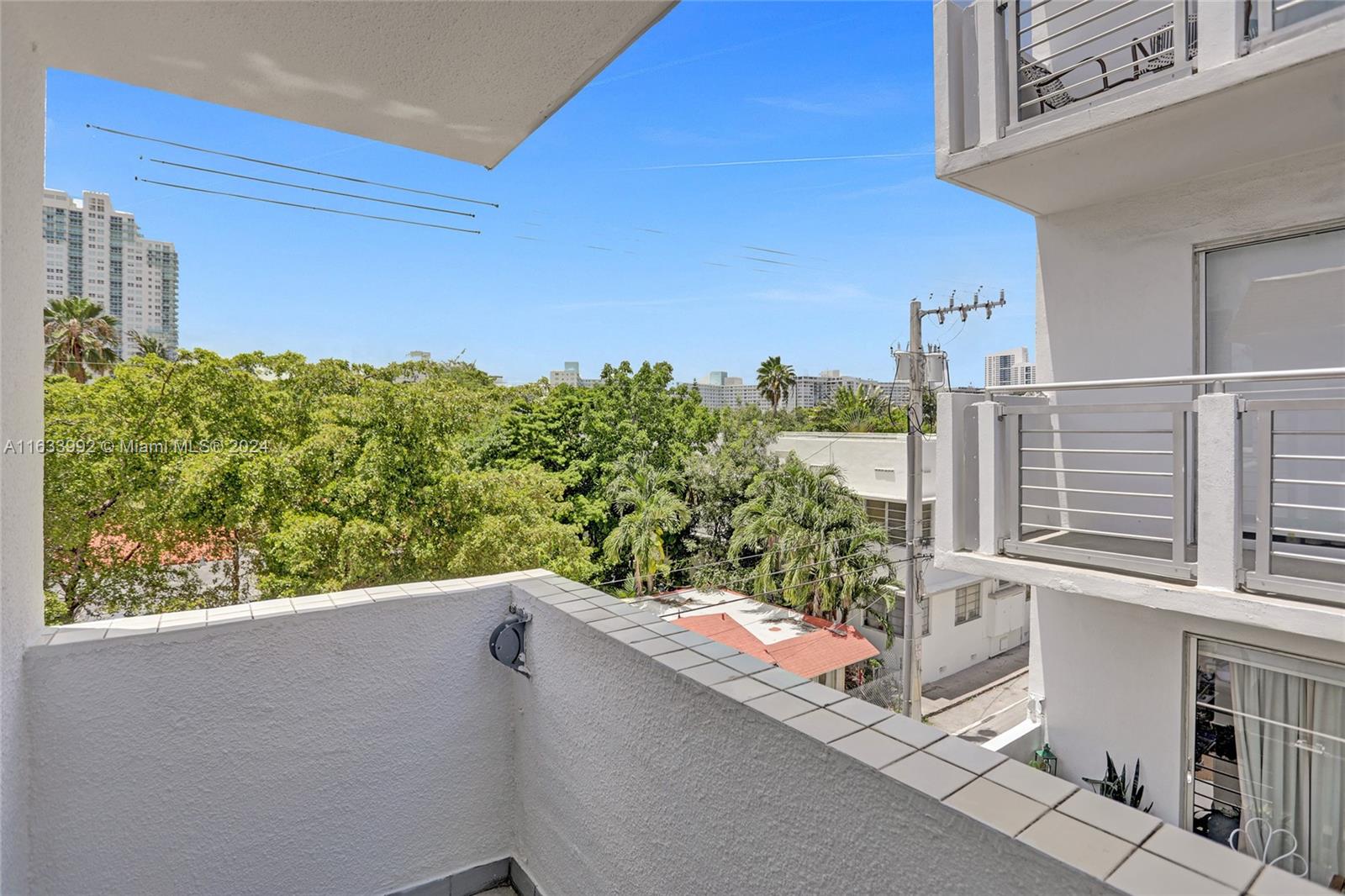 RONNY CONDO - Residential
