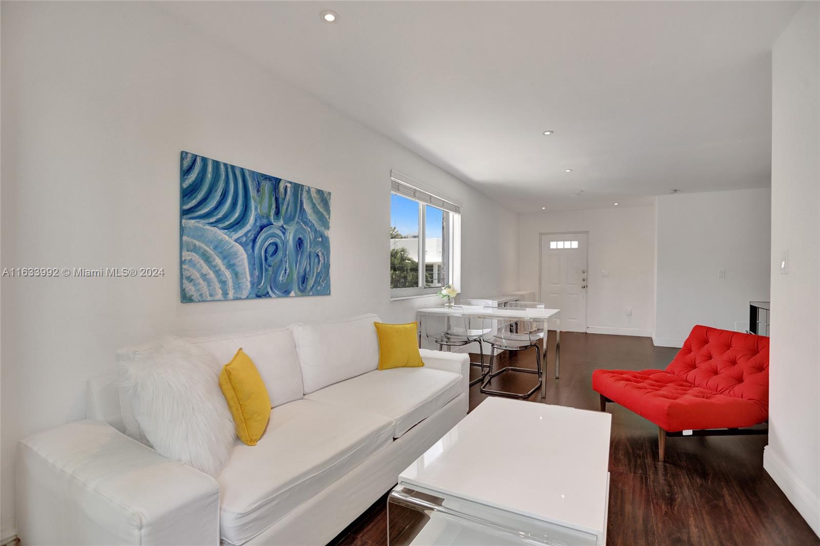 RONNY CONDO - Residential