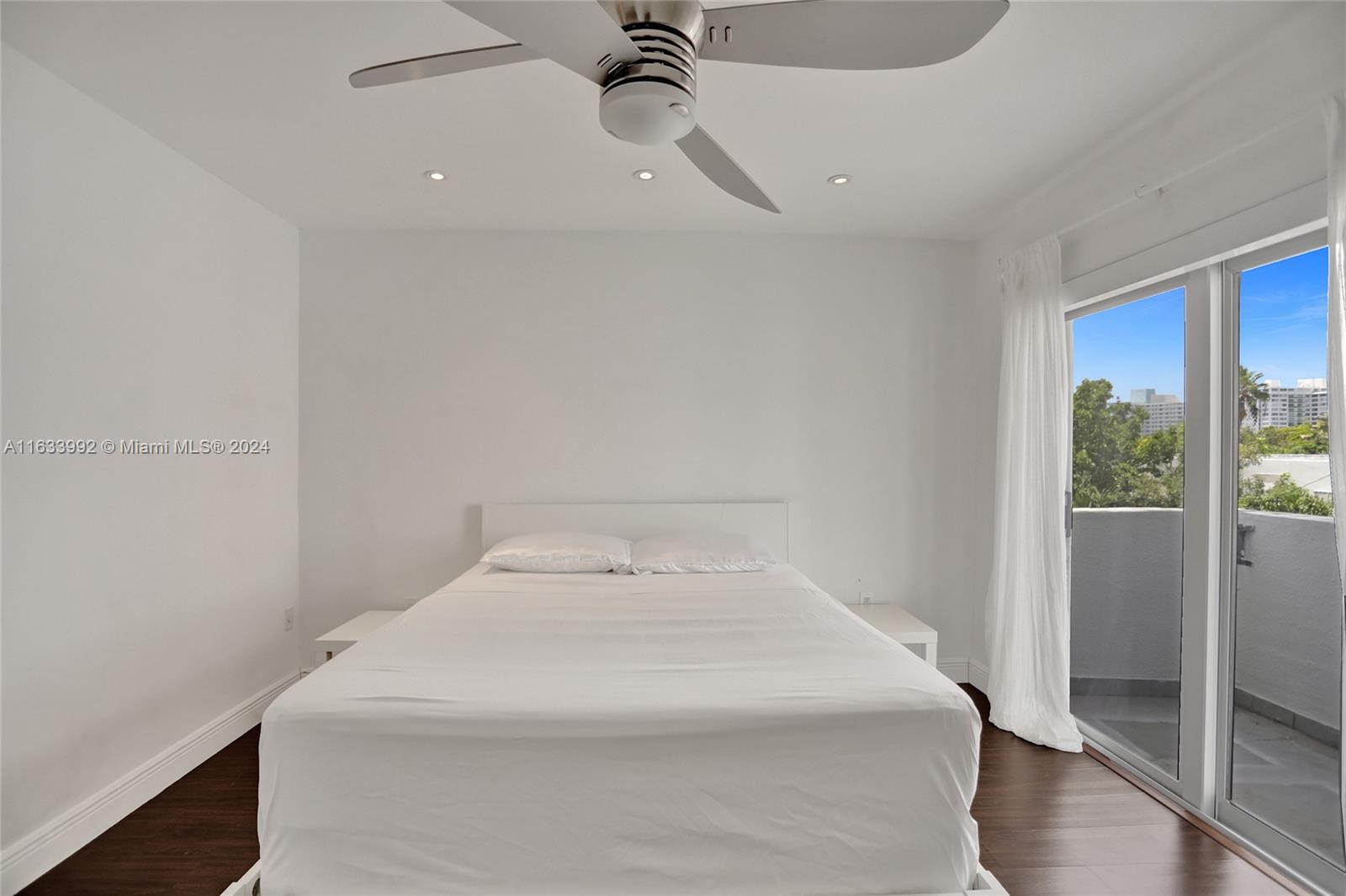 RONNY CONDO - Residential