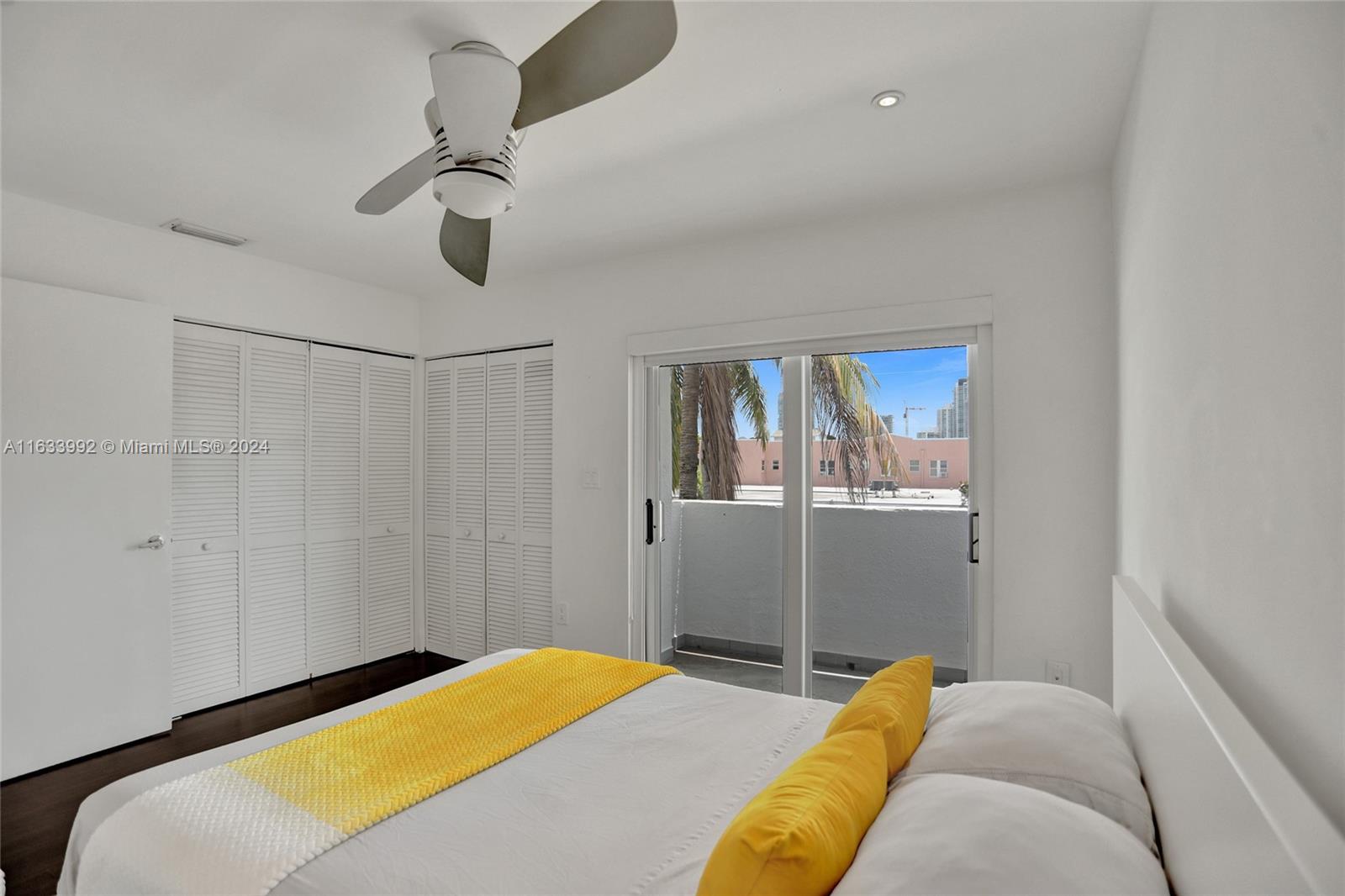 RONNY CONDO - Residential