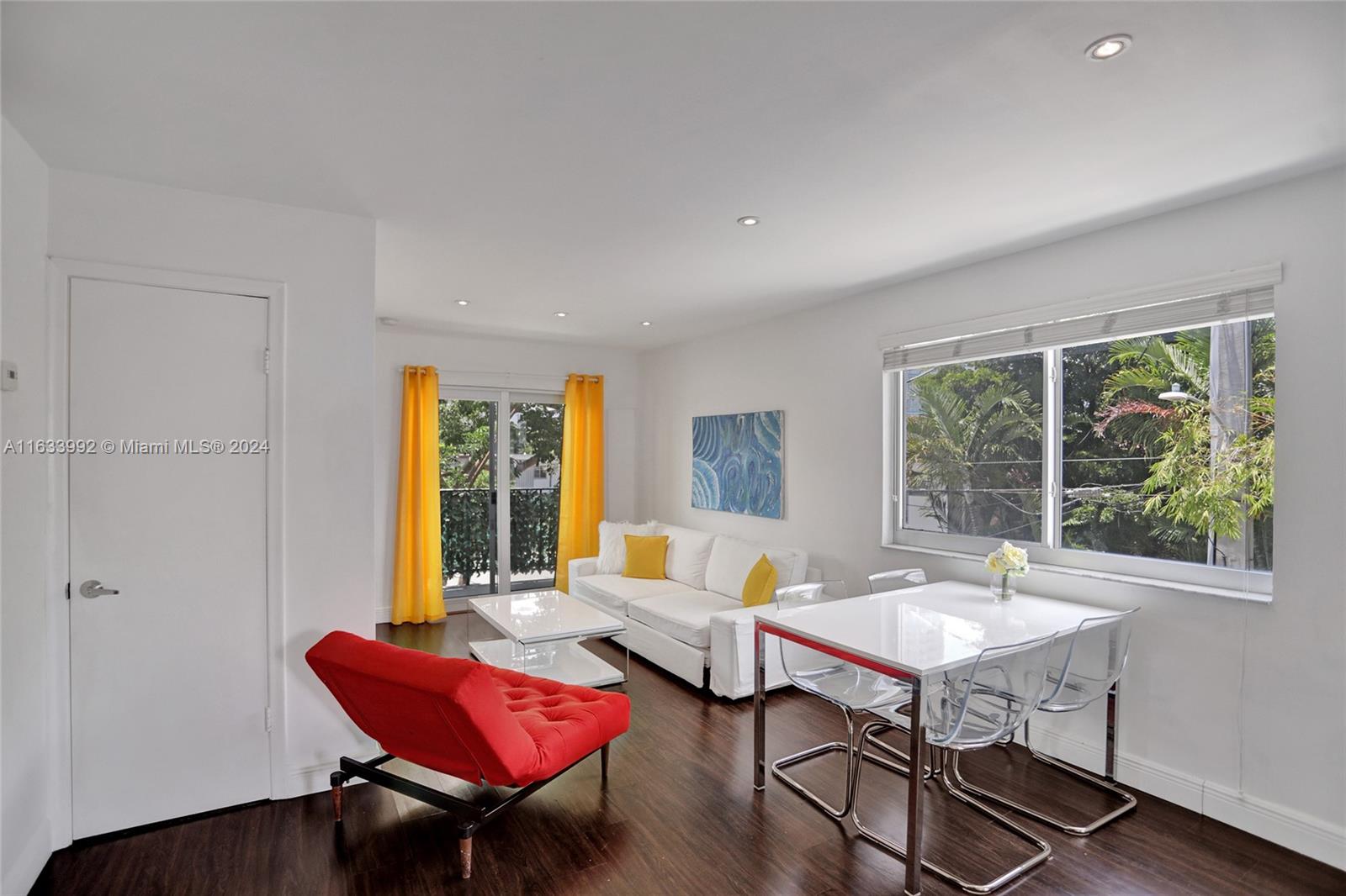 RONNY CONDO - Residential