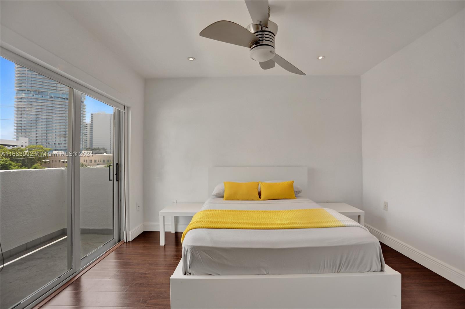 RONNY CONDO - Residential