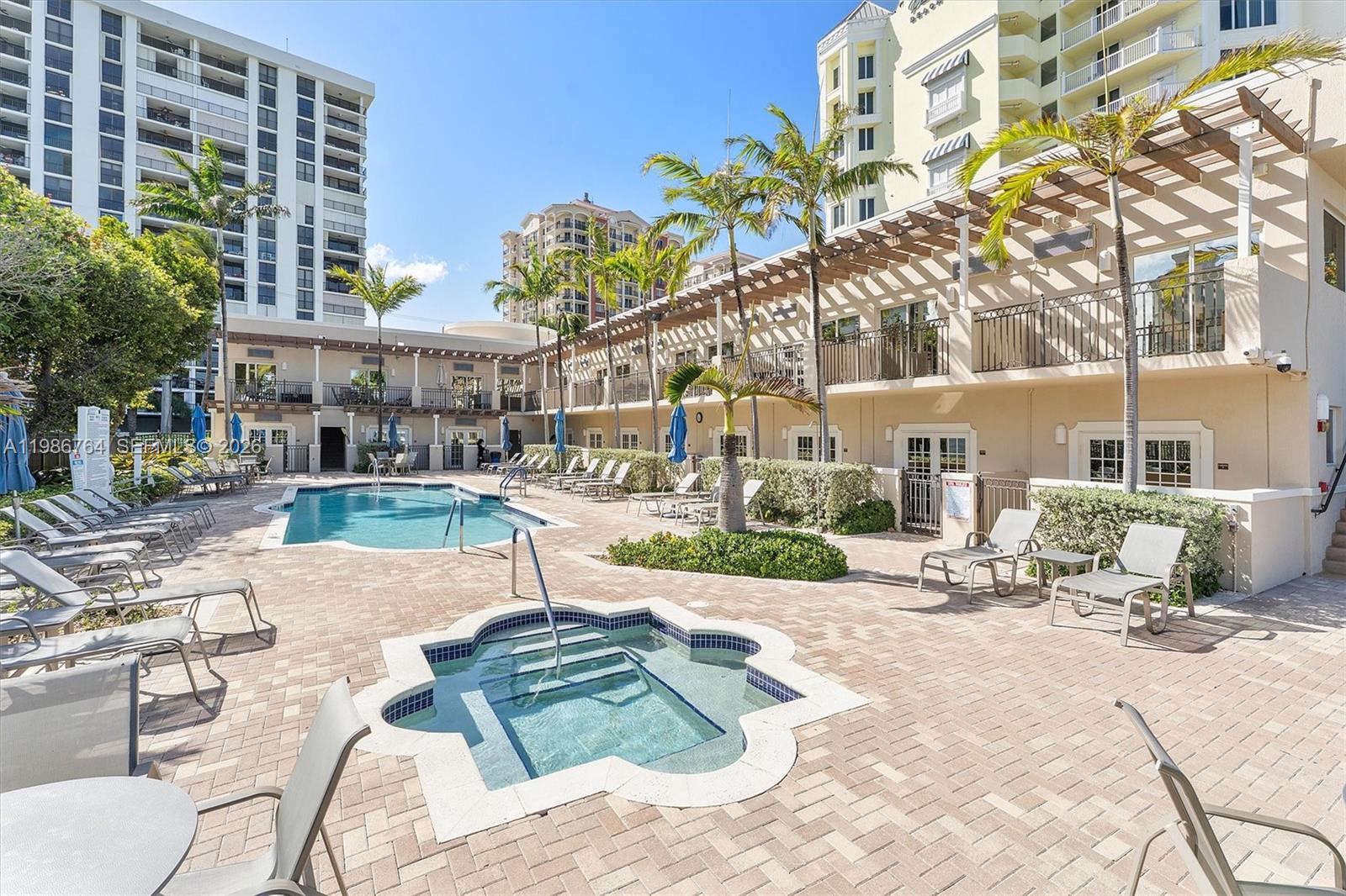 VUE CONDO - Residential