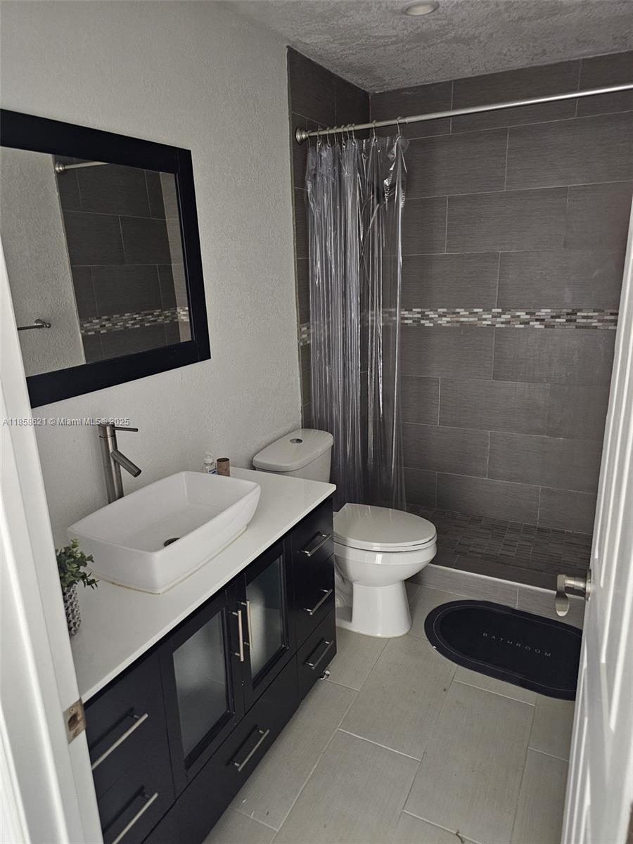 VILLAS AT BONAVENTURE IN - Residential