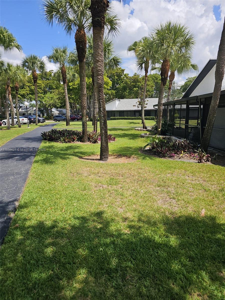 VILLAS AT BONAVENTURE IN - Residential