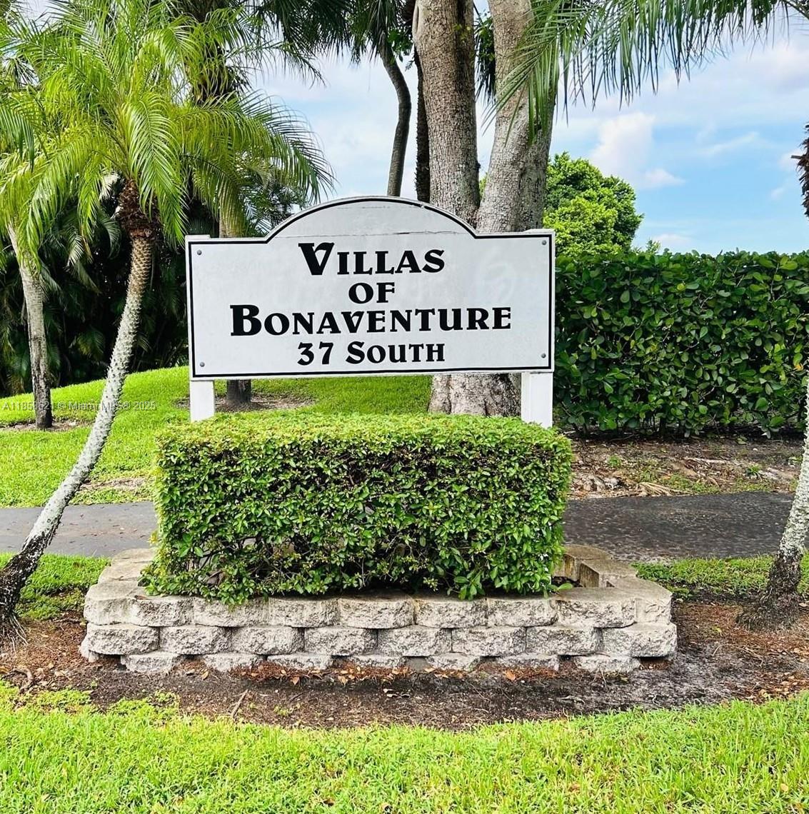 VILLAS AT BONAVENTURE IN - Residential