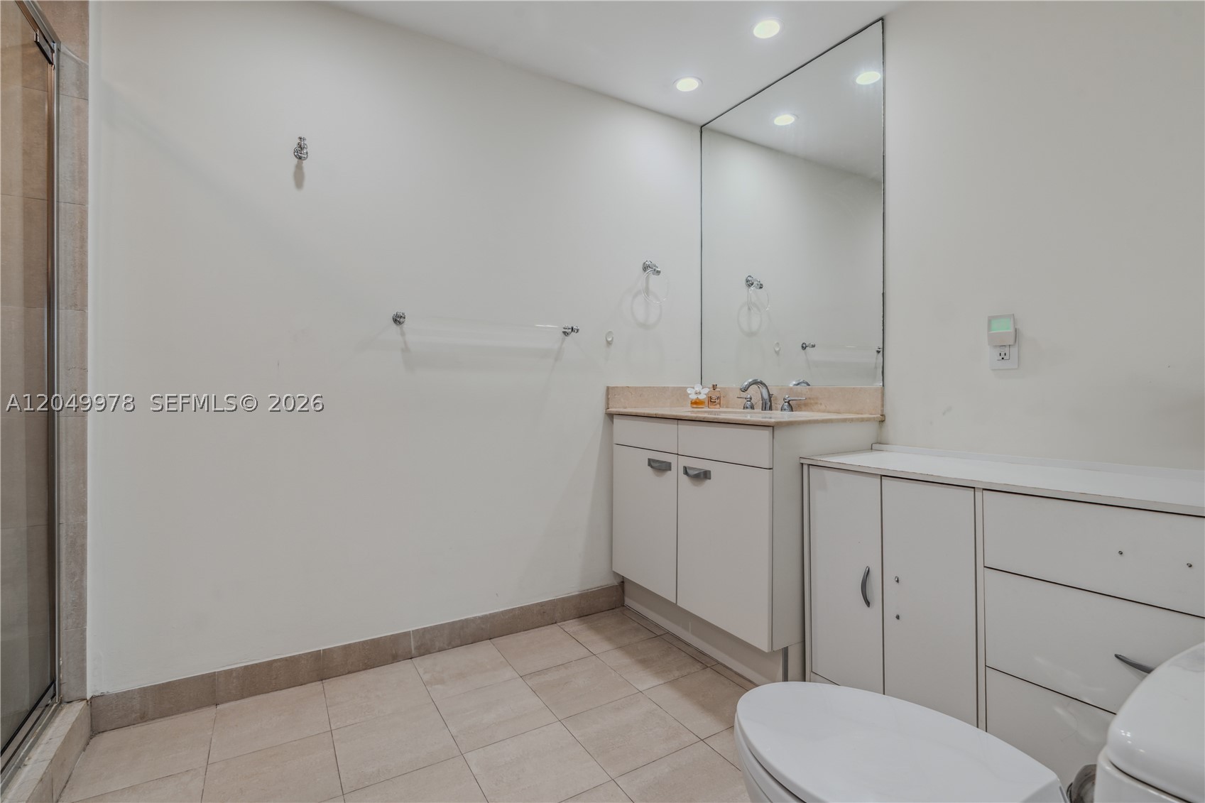 VILAMUR CONDO - Residential Lease