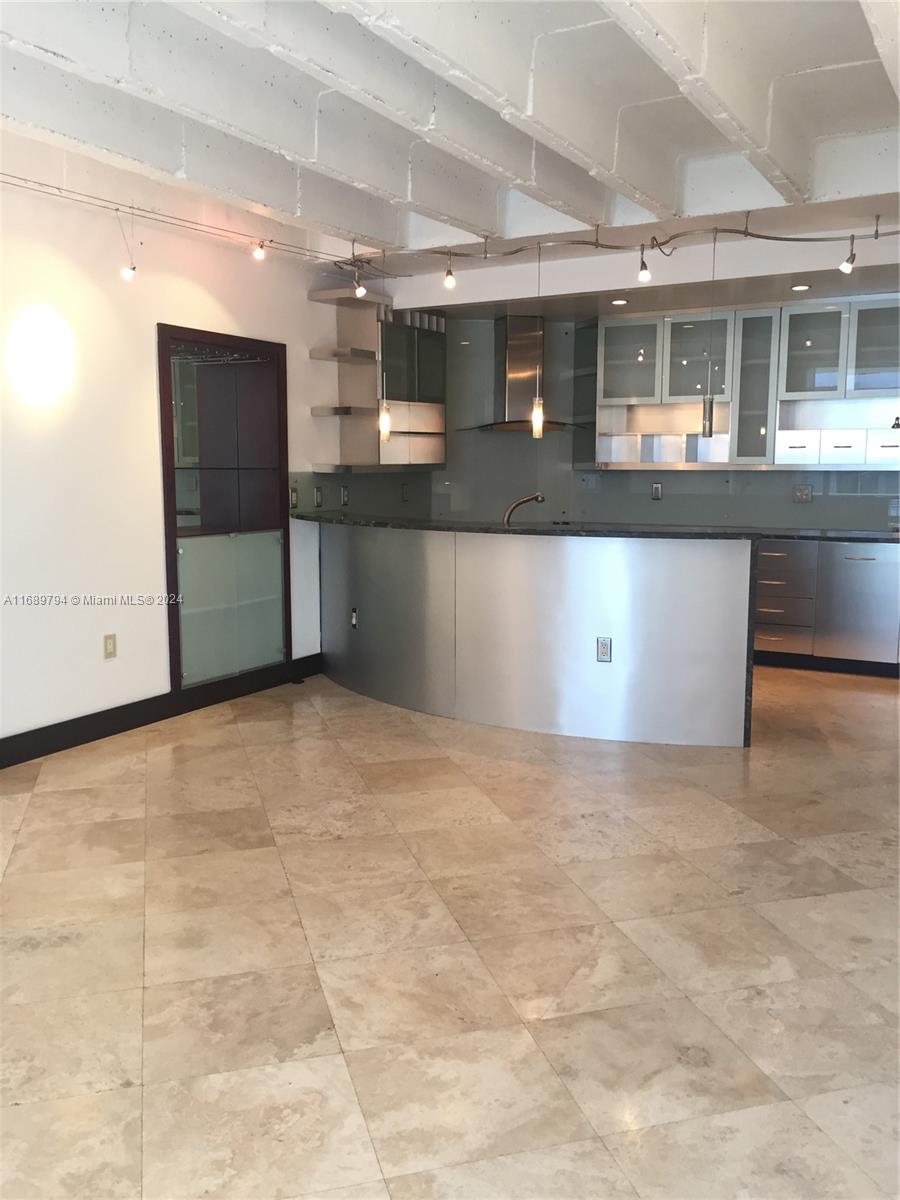 BRICKELL BAY TOWER CONDO - Residential Lease
