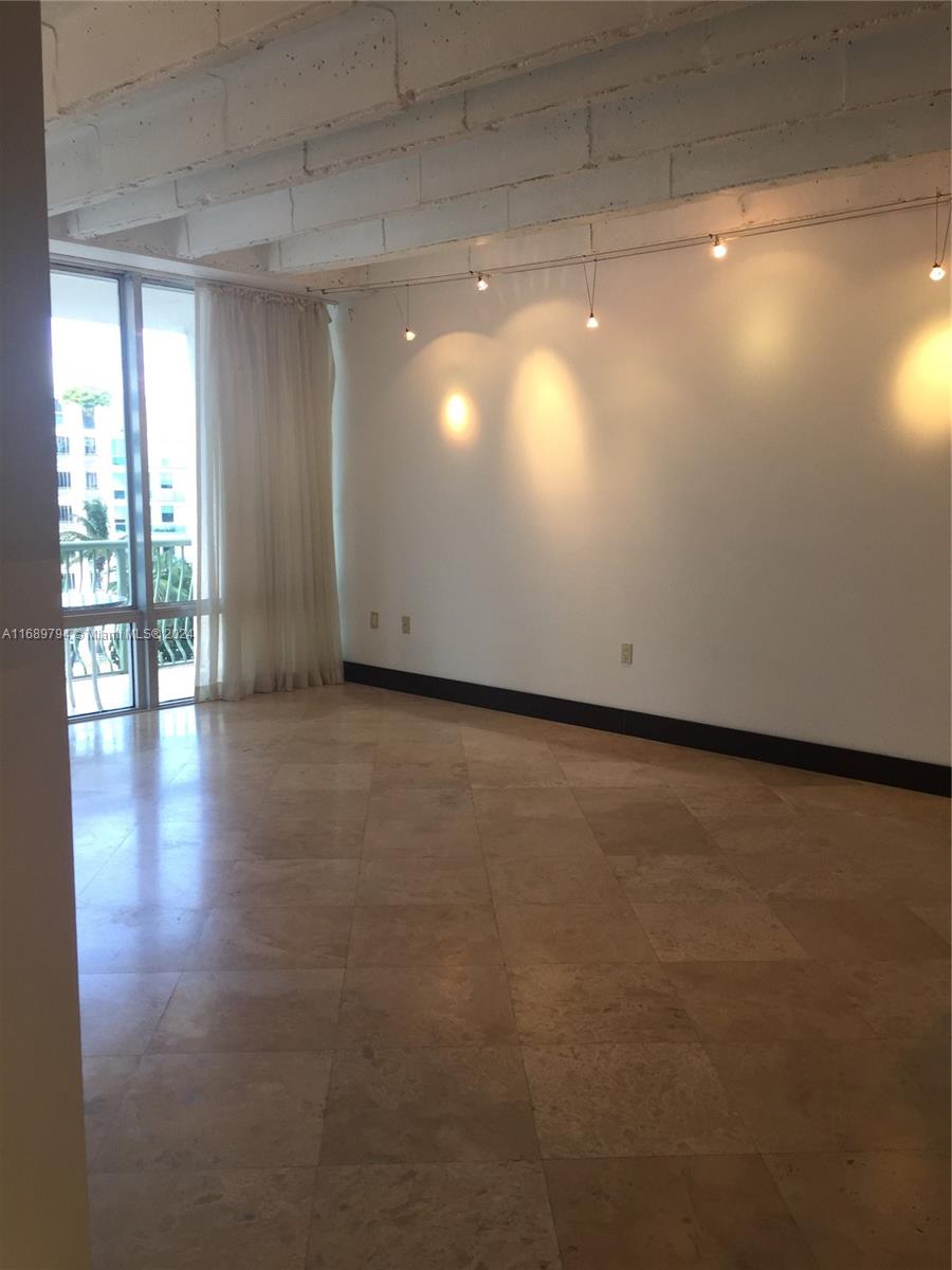 BRICKELL BAY TOWER CONDO - Residential Lease