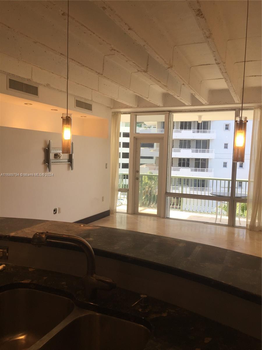 BRICKELL BAY TOWER CONDO - Residential Lease
