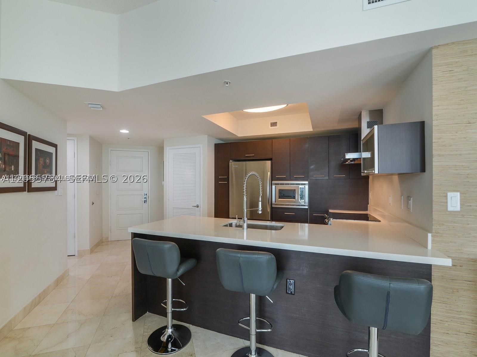 ST TROPEZ ON THE BAY 1 CO - Residential Lease