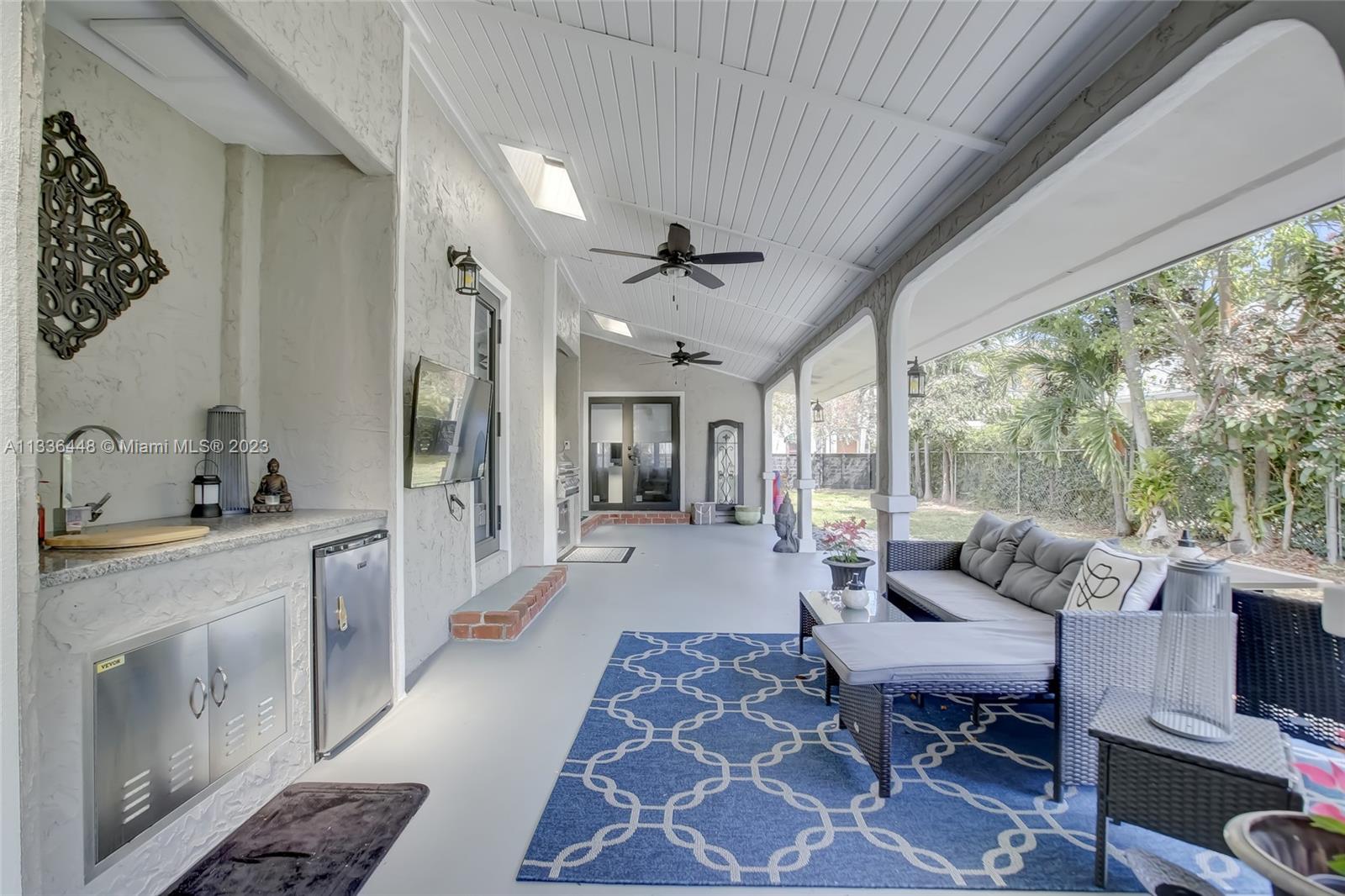 SAILBOAT BEND - Residential