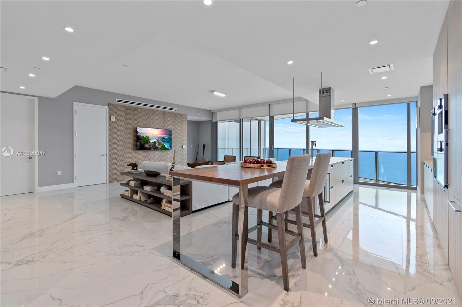THE RITZ CARLTON RESIDENCE - Residential