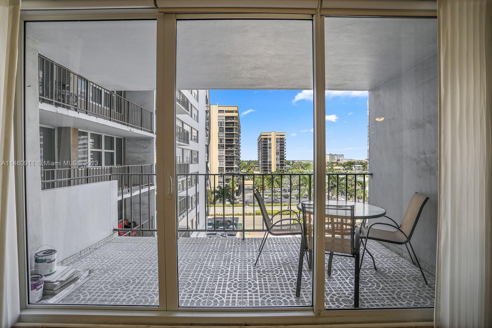 PARKER PLAZA ESTATES COND - Residential Lease