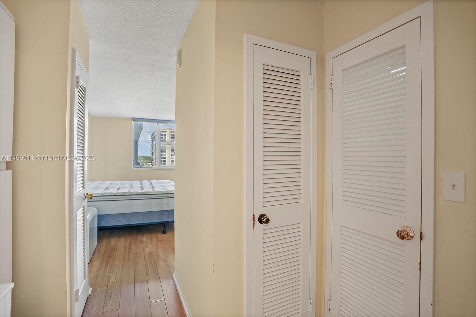 PARKER PLAZA ESTATES COND - Residential Lease