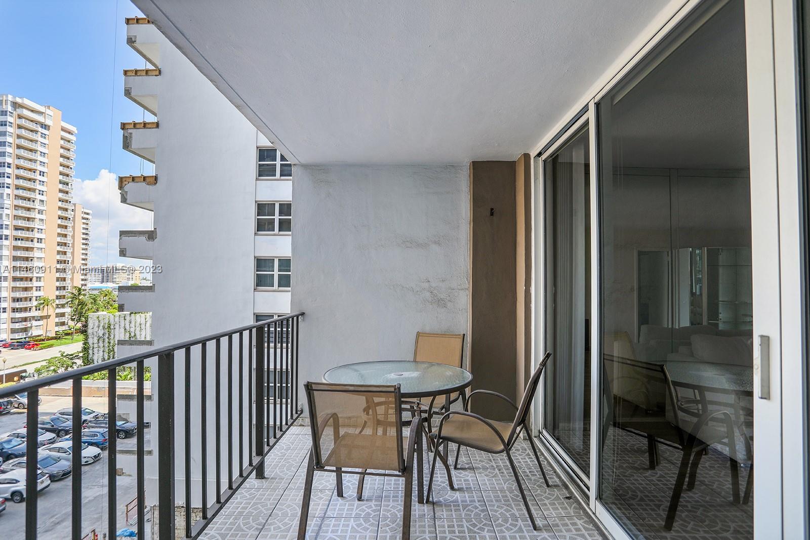 PARKER PLAZA ESTATES COND - Residential Lease