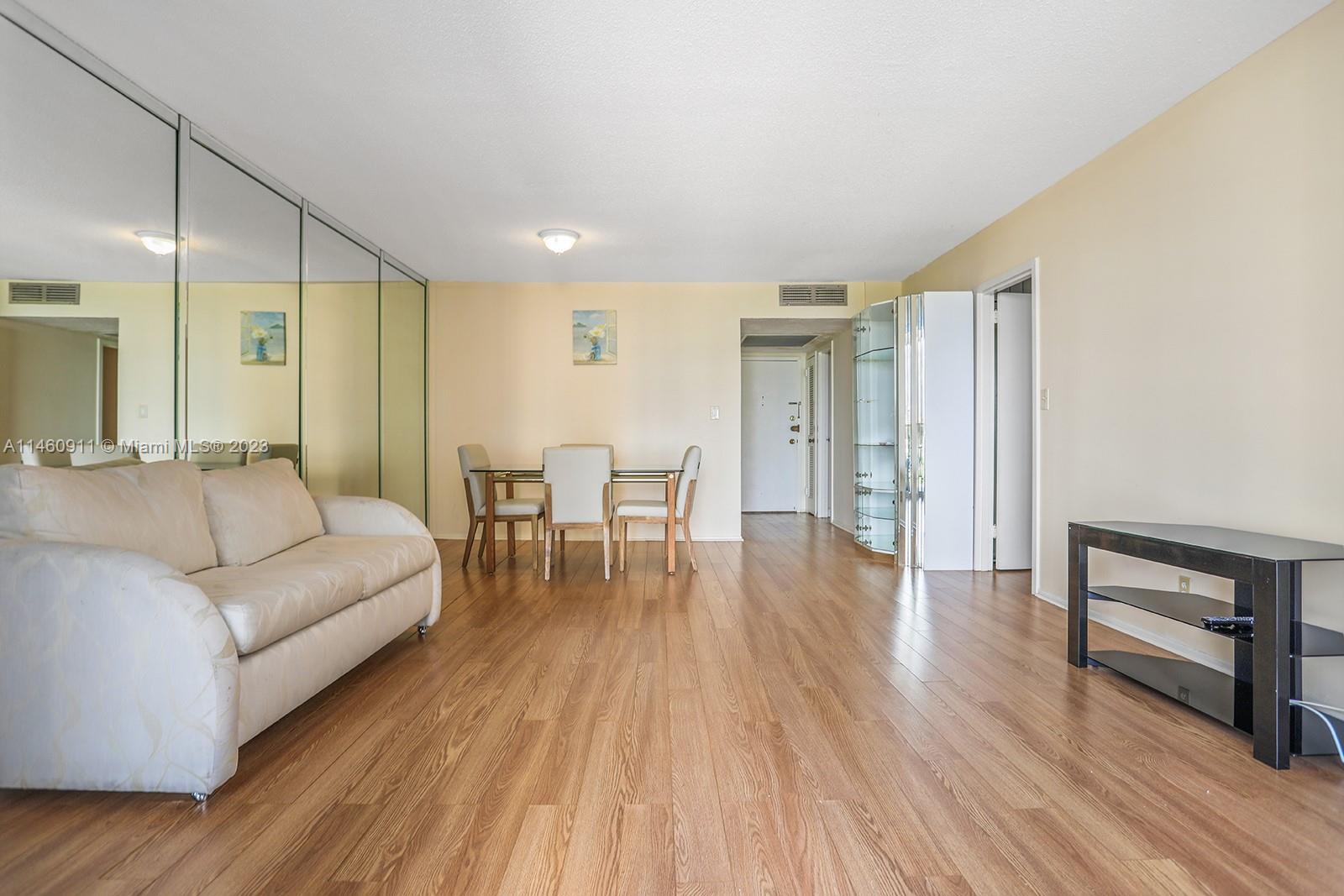 PARKER PLAZA ESTATES COND - Residential Lease