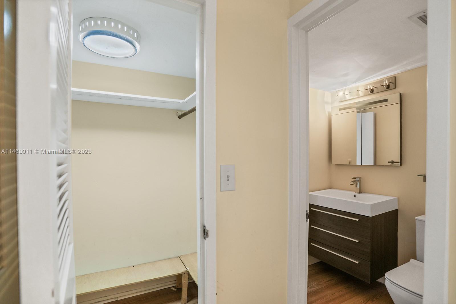 PARKER PLAZA ESTATES COND - Residential Lease