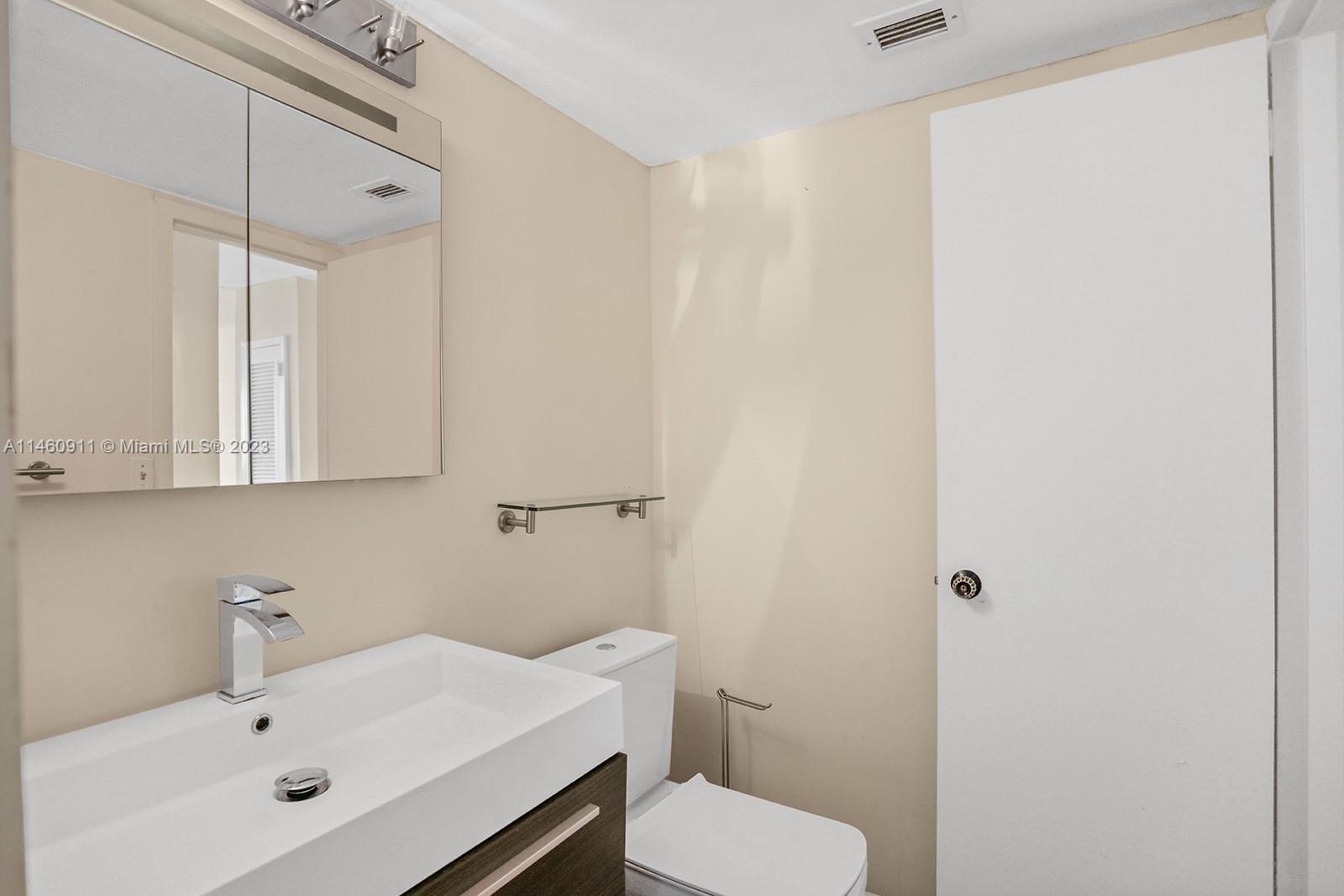 PARKER PLAZA ESTATES COND - Residential Lease