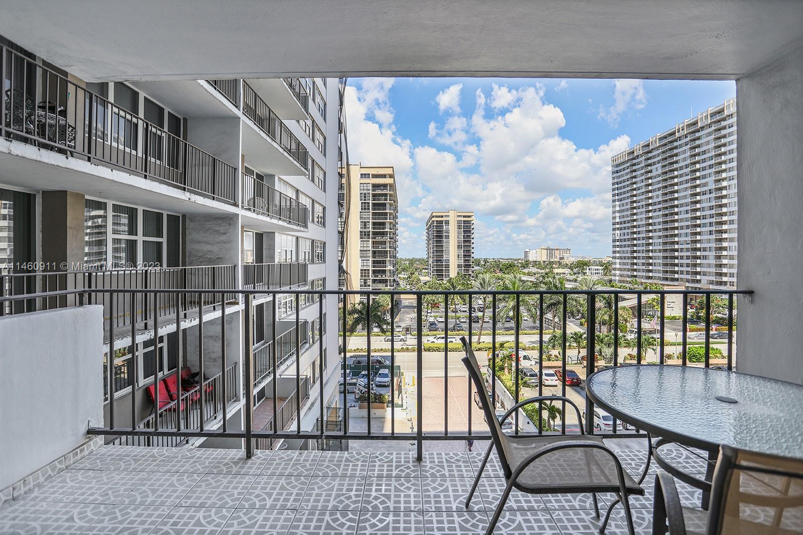 PARKER PLAZA ESTATES COND - Residential Lease