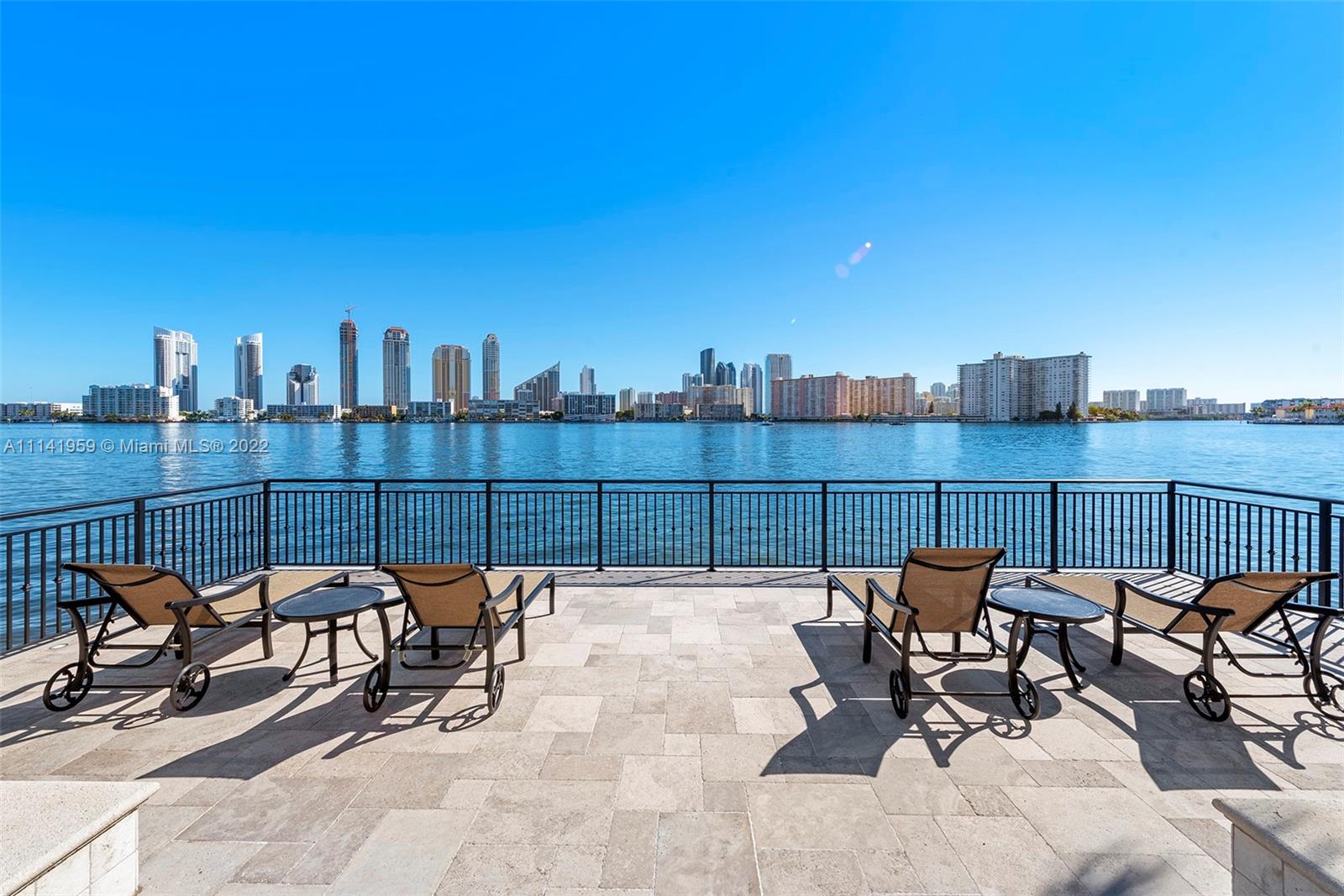 ISLAND ESTATES - Residential