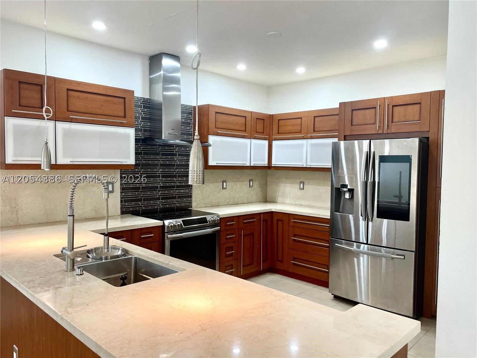 CRESTVIEW LAKES - Residential Lease