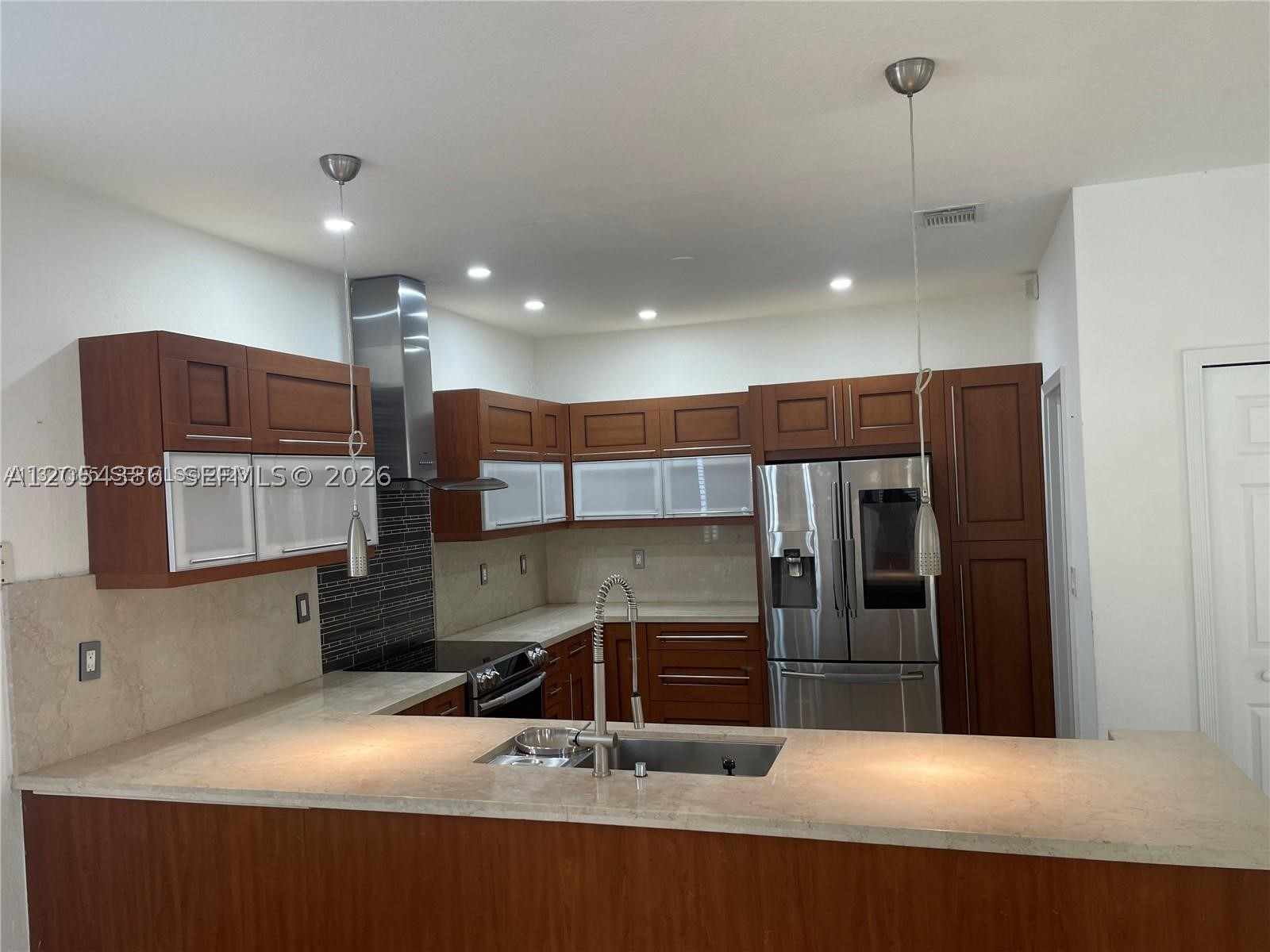 CRESTVIEW LAKES - Residential Lease