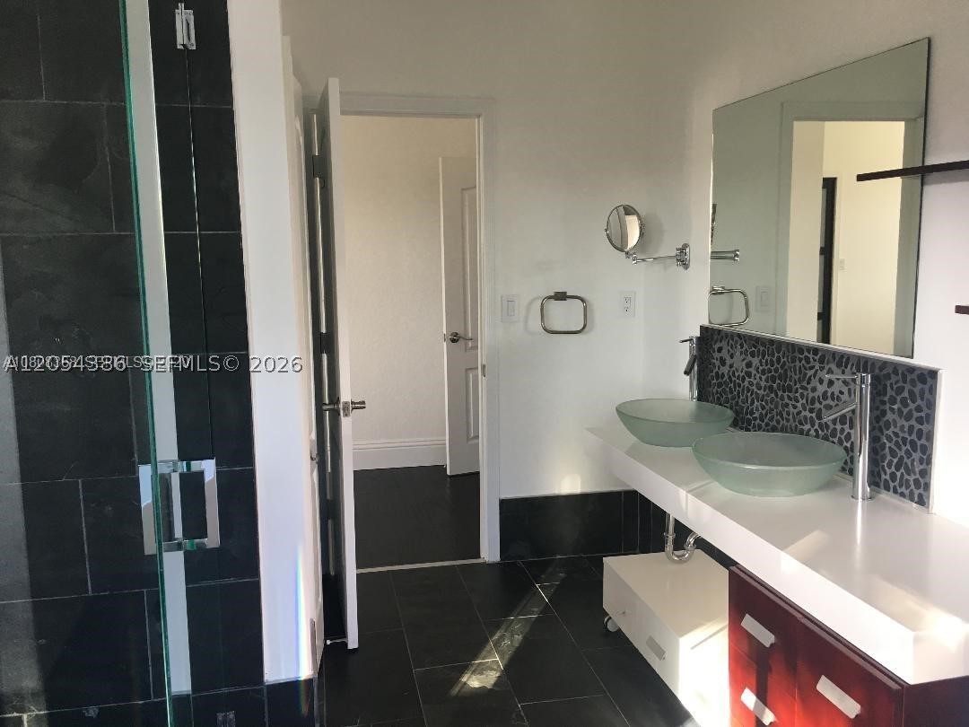 CRESTVIEW LAKES - Residential Lease