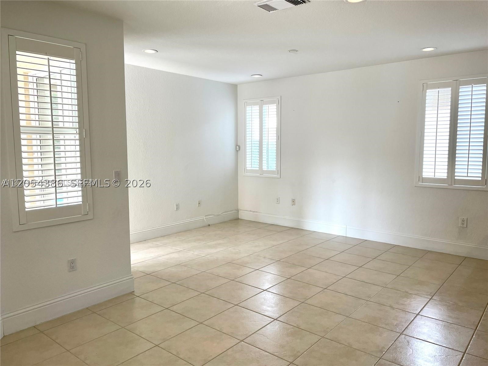 CRESTVIEW LAKES - Residential Lease