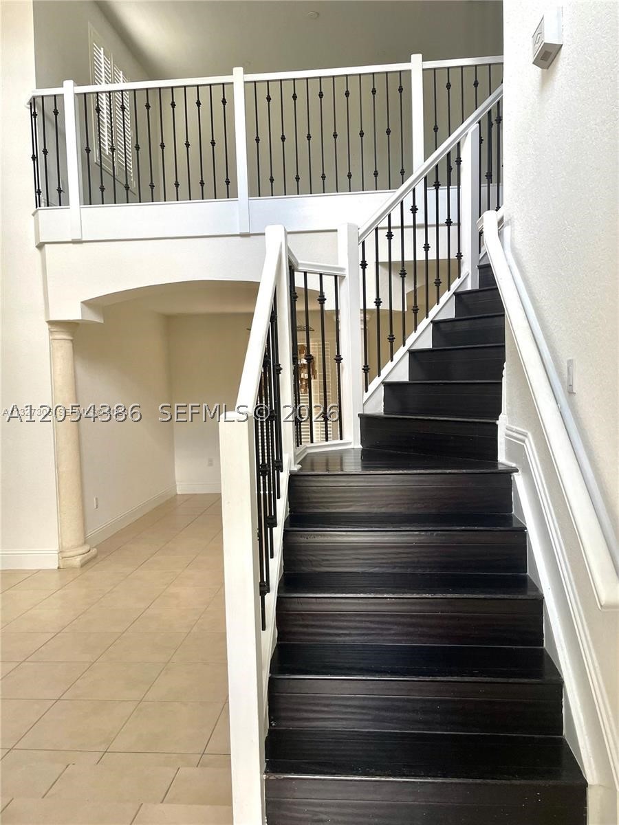 CRESTVIEW LAKES - Residential Lease