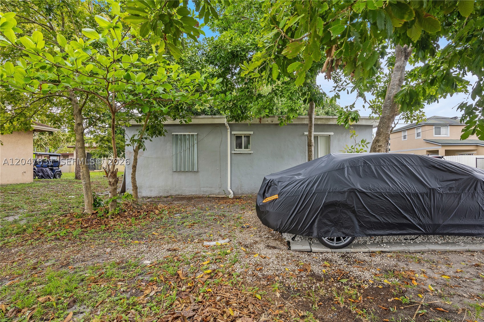 Welcome to this quaint and sweet home! Property has 2 bedrooms and 1 bathroom - perfect for a first time home buyer, investor, or someone who would like to own their own property at an affordable price! property has been well maintained by the current tenants and is in great condition. Property also offers a large backyard and if fenced in it can be used as additional space to host friends and family and make it your own oasis. Roof is from 2016. Electrical from 2017. Full 3D walk-through video available upon request.PLEASE NOTE - I am not available on the Sabbath/saturdays PLEASE CONTACT 2ND AGENT ON THE LISTING (NICOLE)